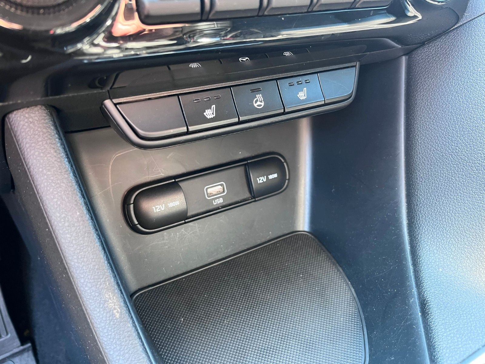 Fahrzeugabbildung Kia Sportage Dream Team 2WD Navi Klima Sitzheizung