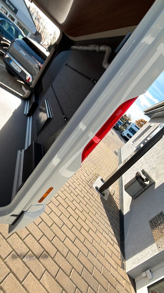 Fahrzeugabbildung Carthago C2-tourer I 143 KB-LE comfort Mercedes