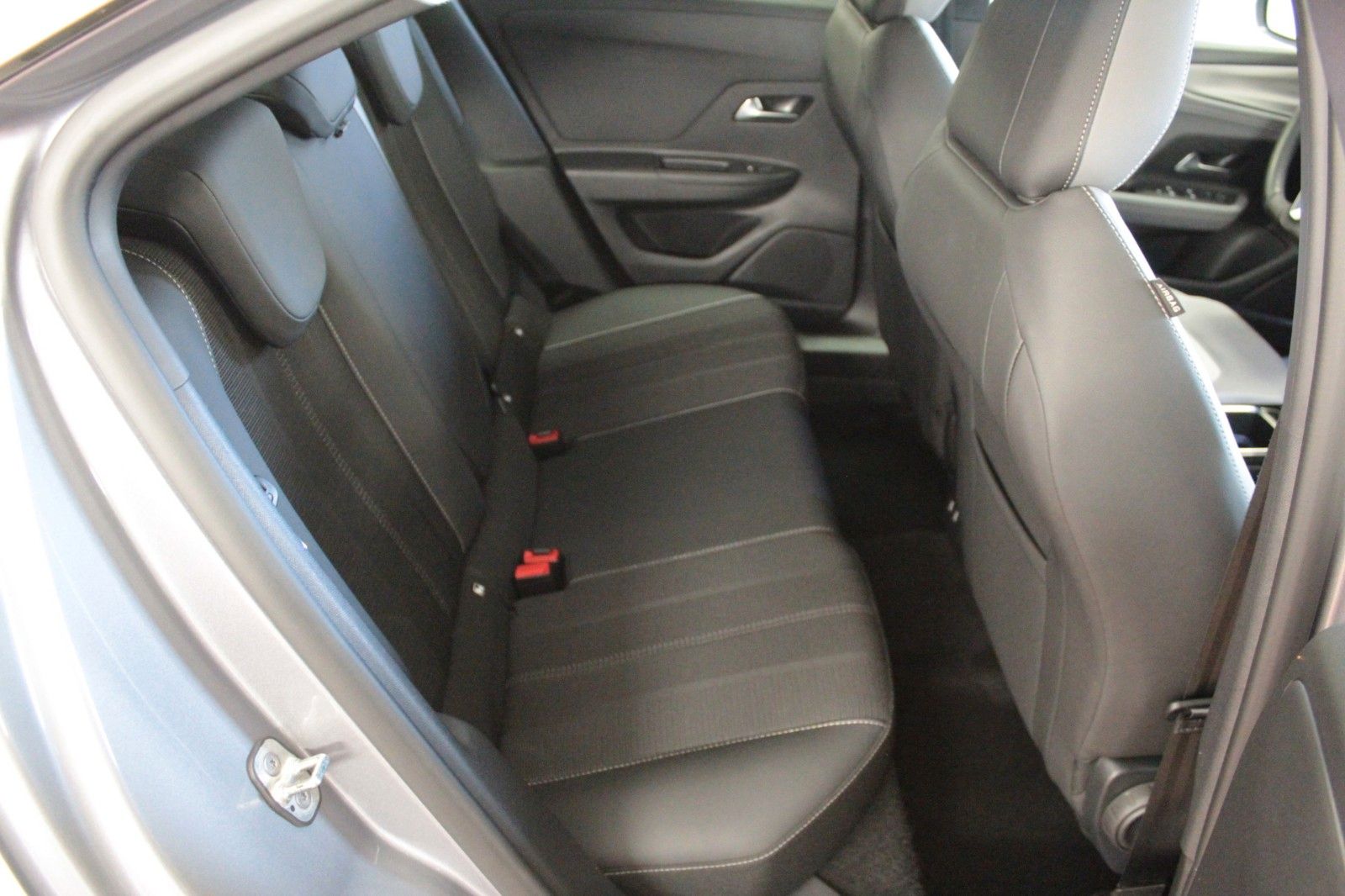 Fahrzeugabbildung Opel Mokka 1.2 Turbo 96kW Elegance Technologie-Paket