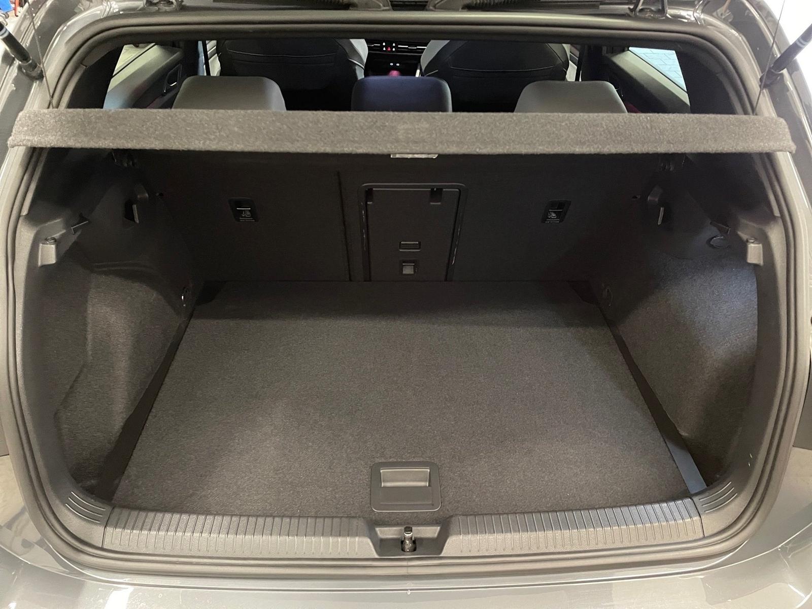 Volkswagen Golf VIII 1.5 eTSI R-Line *LED*KAMERA*NAVI*, миниатюра 15