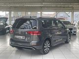 Volkswagen Touran 2.0TDI 2xR-Line ACC LED AHK 7Sitzer - VW Touran Gebrauchtwagen in Braunschweig