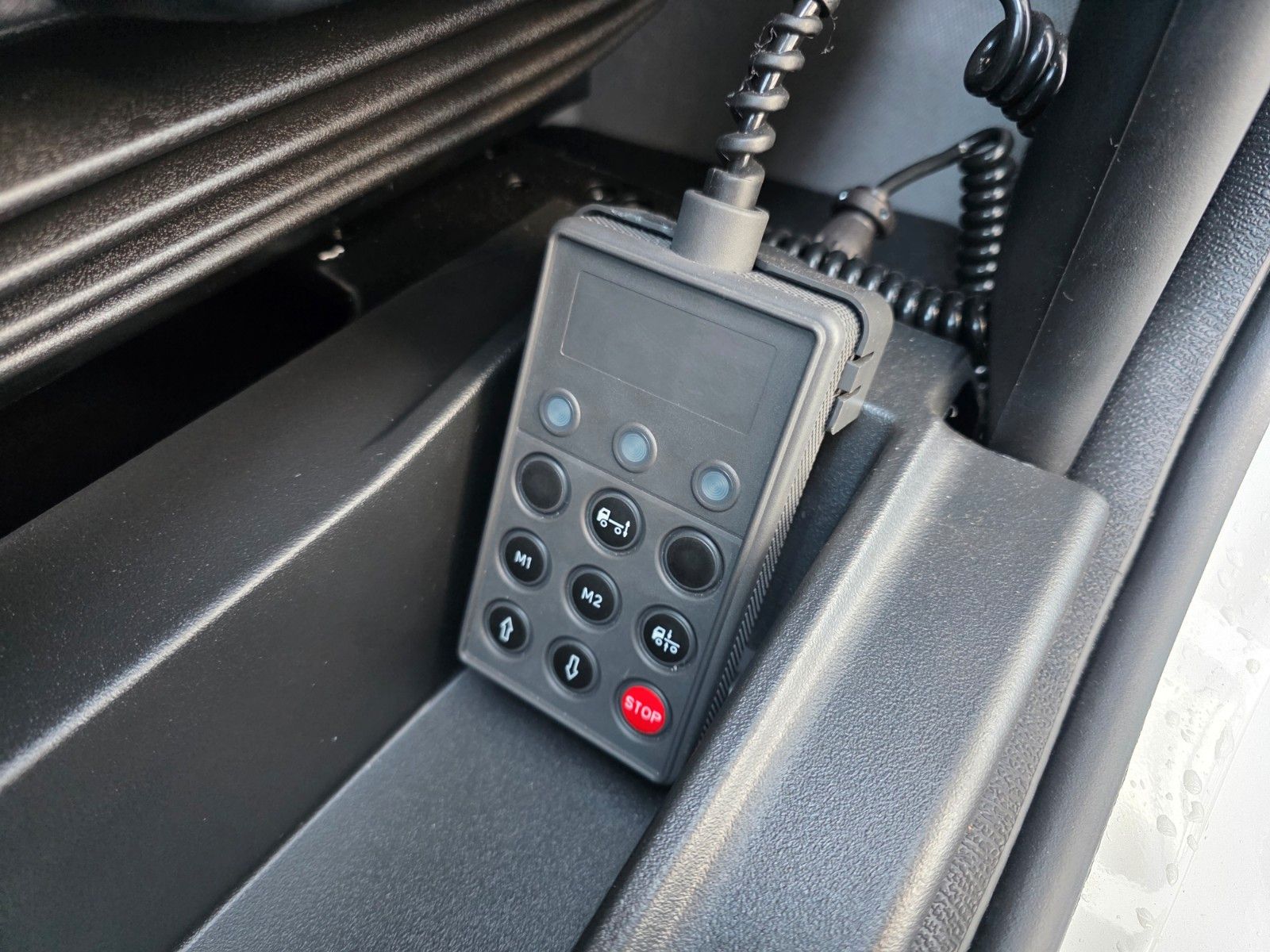 Fahrzeugabbildung Iveco Eurocargo 80E21 Koffer LBW