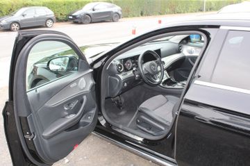 Mercedes E 220 - 9
