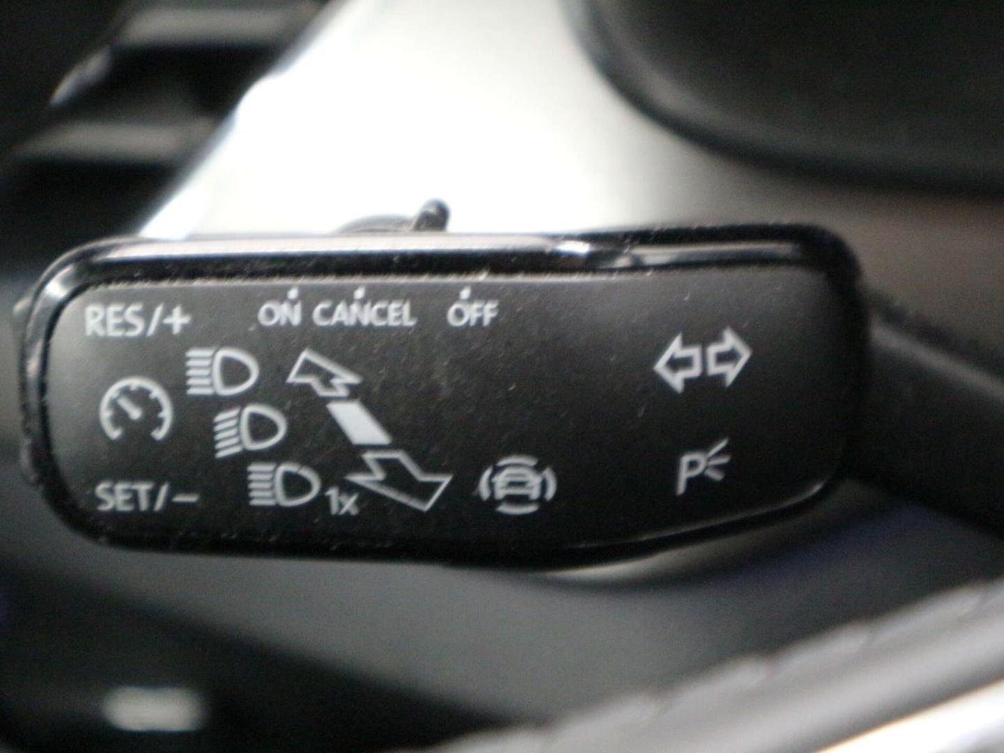 Skoda Kamiq 1.0 TSI Tour 6-Gang LED/NAV/DC/RFK/PDC/SH, миниатюра 12