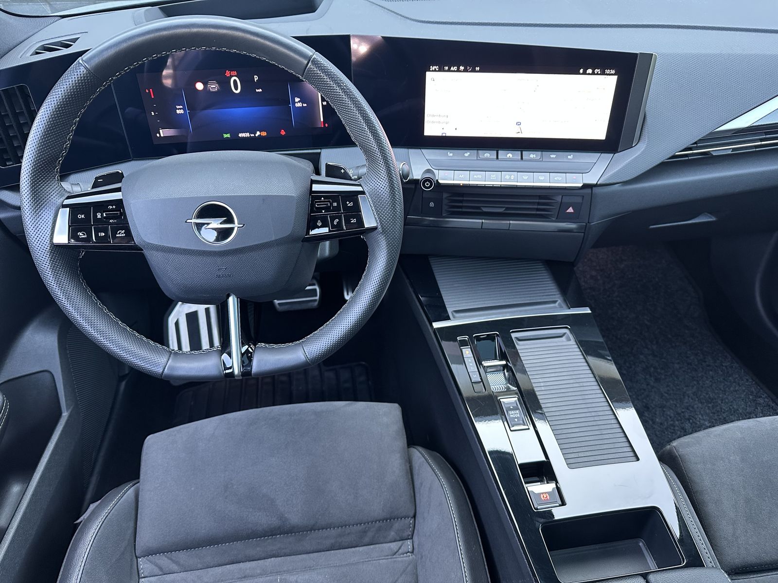 Fahrzeugabbildung Opel Astra SpT 1.5 D Aut. GS NAV+LED+PANO+18ZOLL+1HD