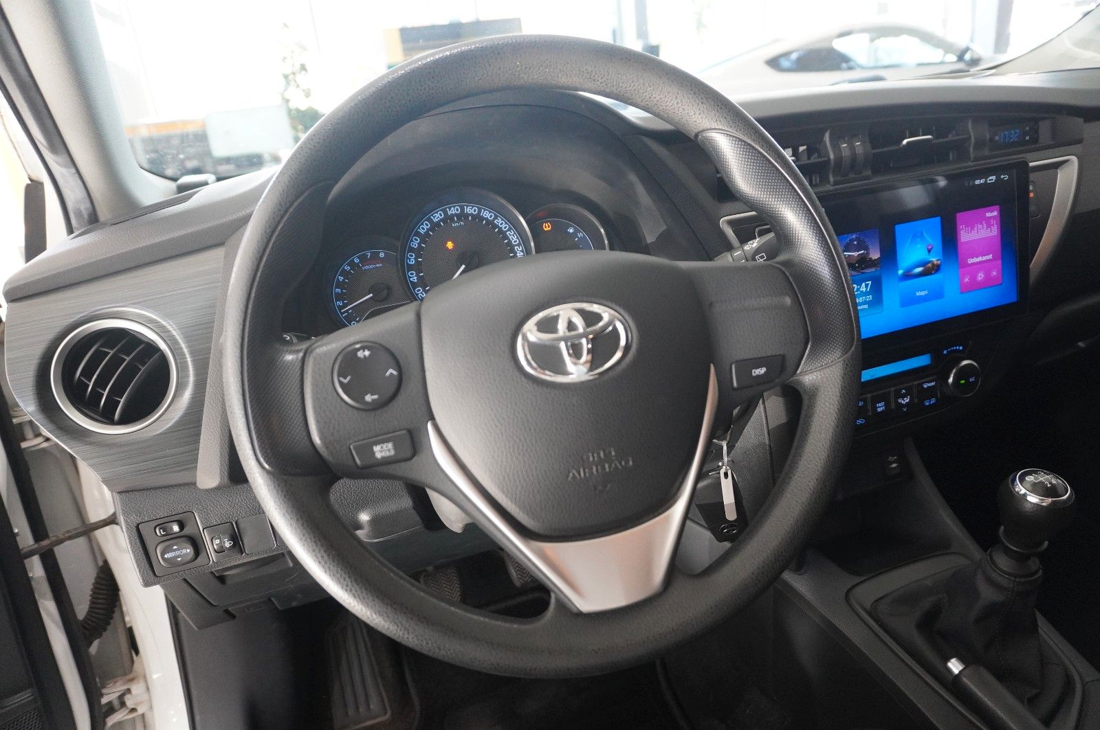 Fahrzeugabbildung Toyota Auris LIM. 1.3 5-TÜR KLIMA/LED/USB/MULTI./AHK