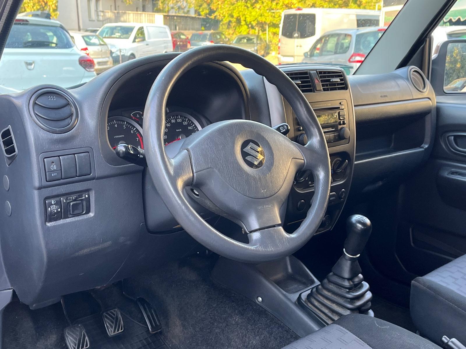 Suzuki Jimny 1.3 VVT 86 ch 4x4 Club • Réducteur • Clim • Attelage • Sièges chauffants - Pack Hiver