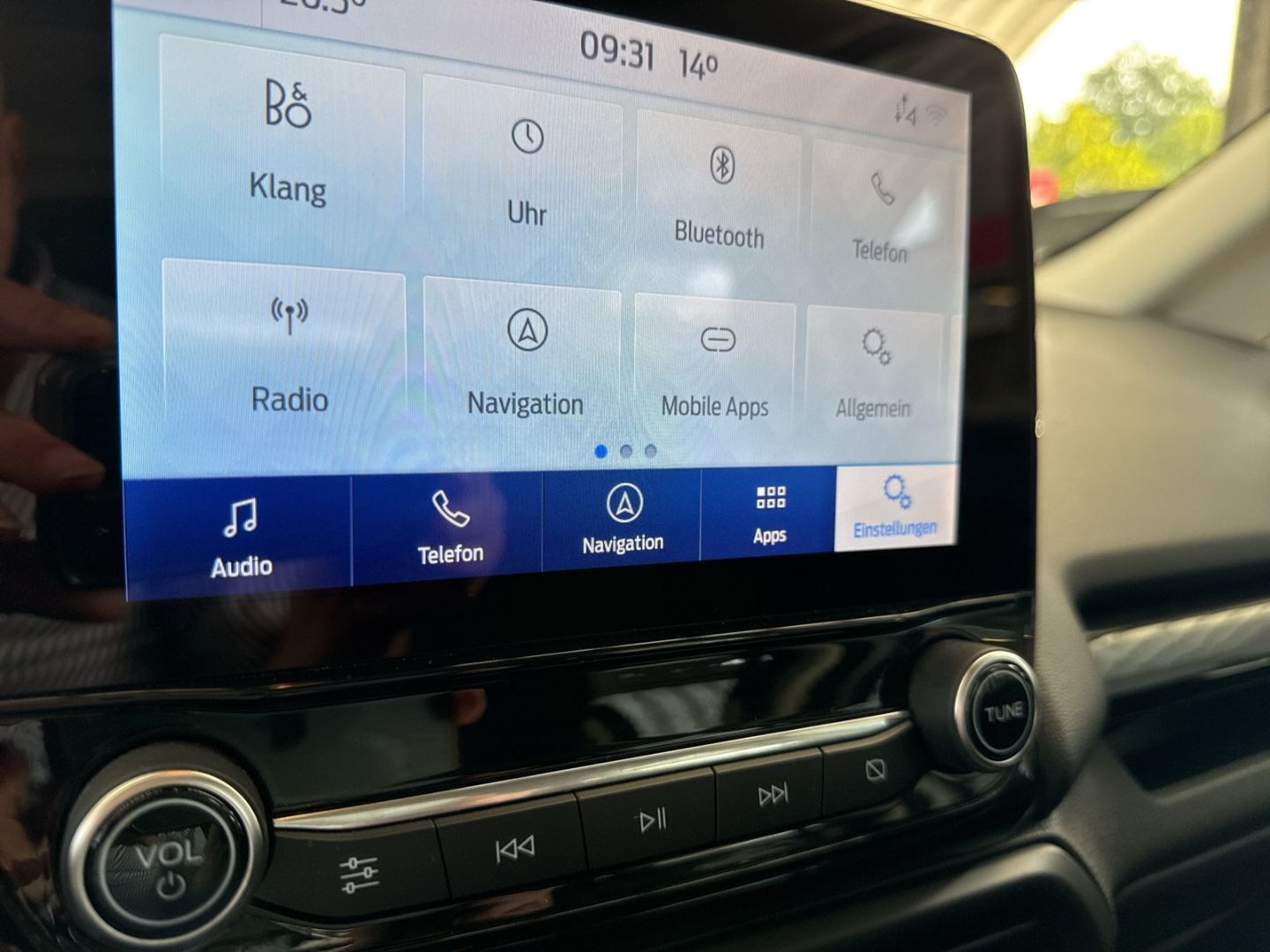 Fahrzeugabbildung Ford EcoSport Titanium Hybrid/Navi/LED/KeyFree/B & O/