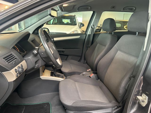 Fahrzeugabbildung Opel Astra H Caravan Innovation AHK