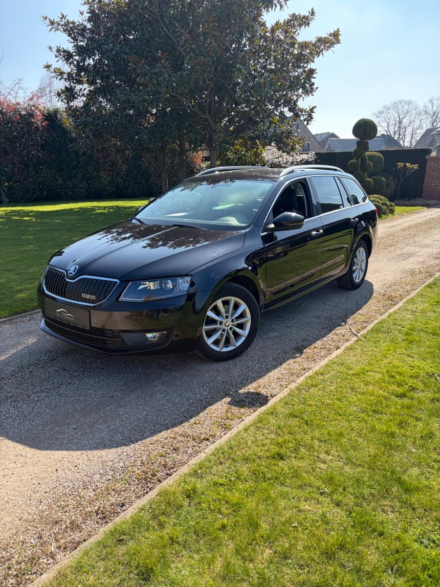 Skoda Octavia AHK RS Vollleder