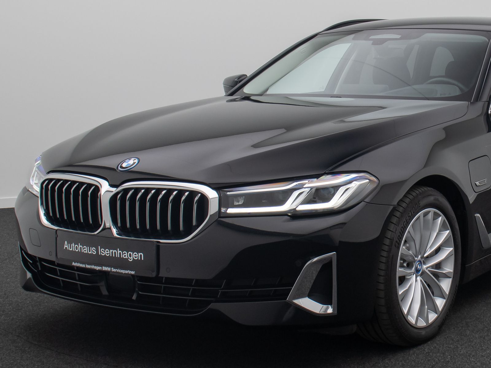 Fahrzeugabbildung BMW 530e Luxury Line DAB Laser Komfort H/K HUD Sport