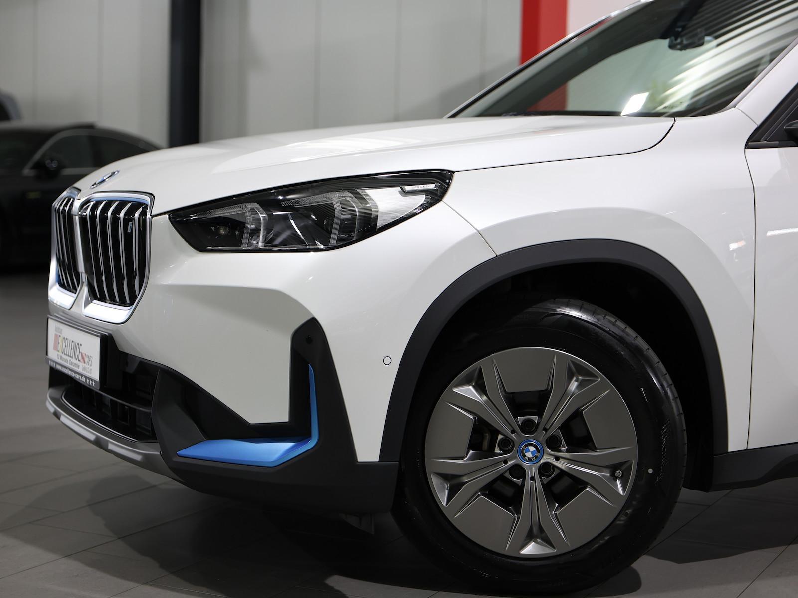 BMW iX1 30 xDrive 95,7% PREMIUM / HARMAN/KARDON, LED, миниатюра 6