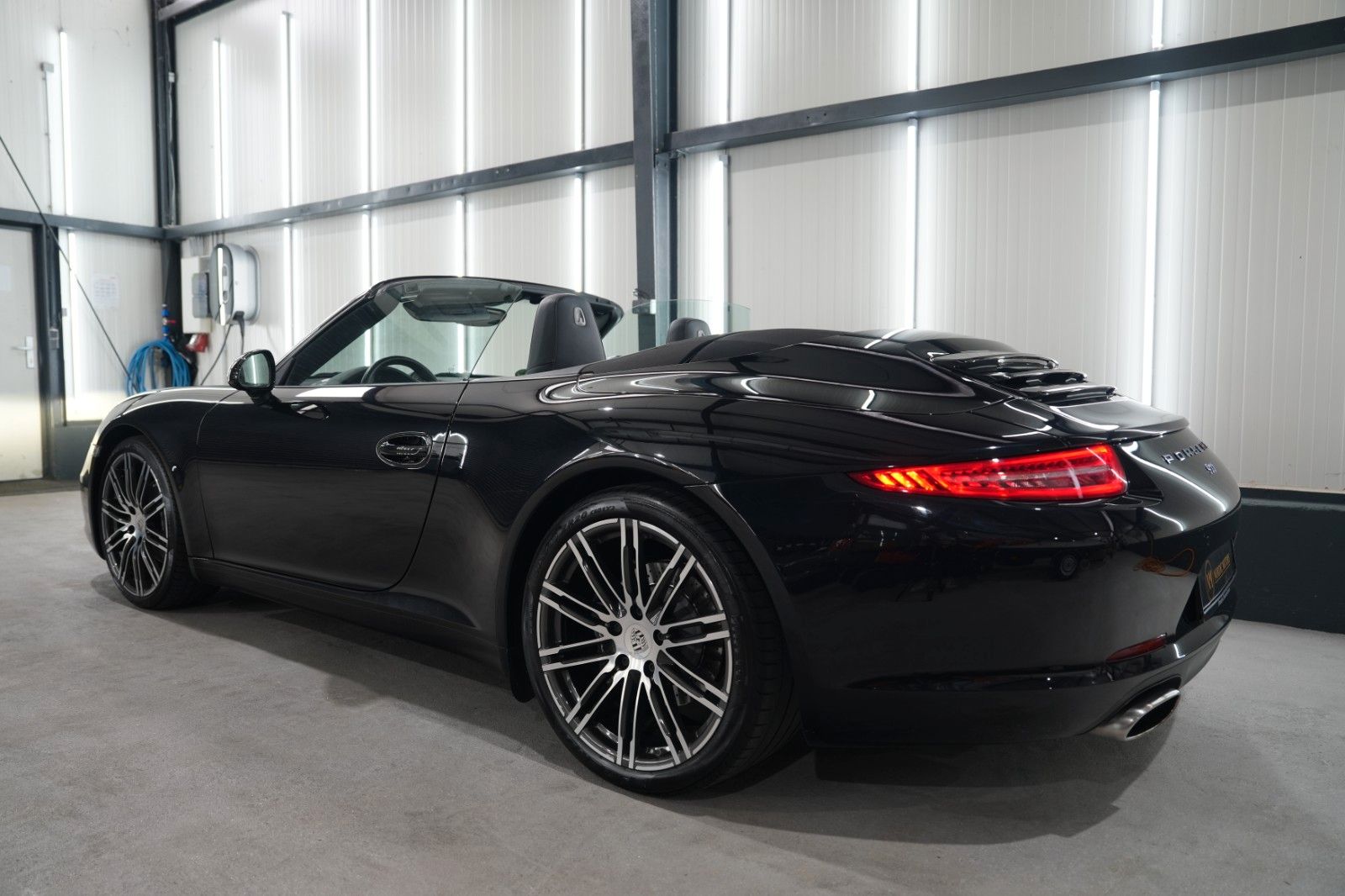Fahrzeugabbildung Porsche 911 Carrera Cabriolet Black Edition Sport-Chrono