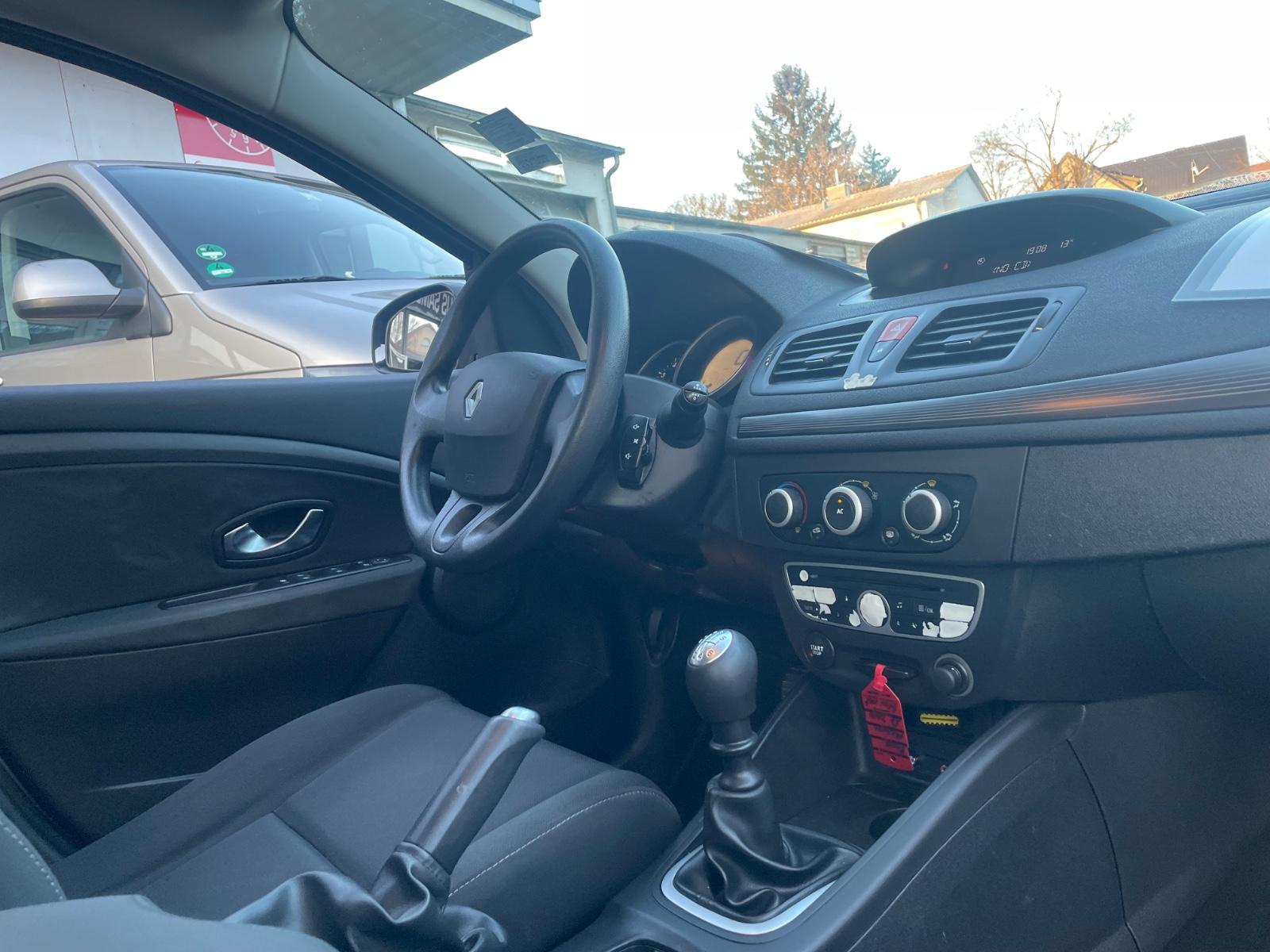 Renault Megane 2010 — photo 6