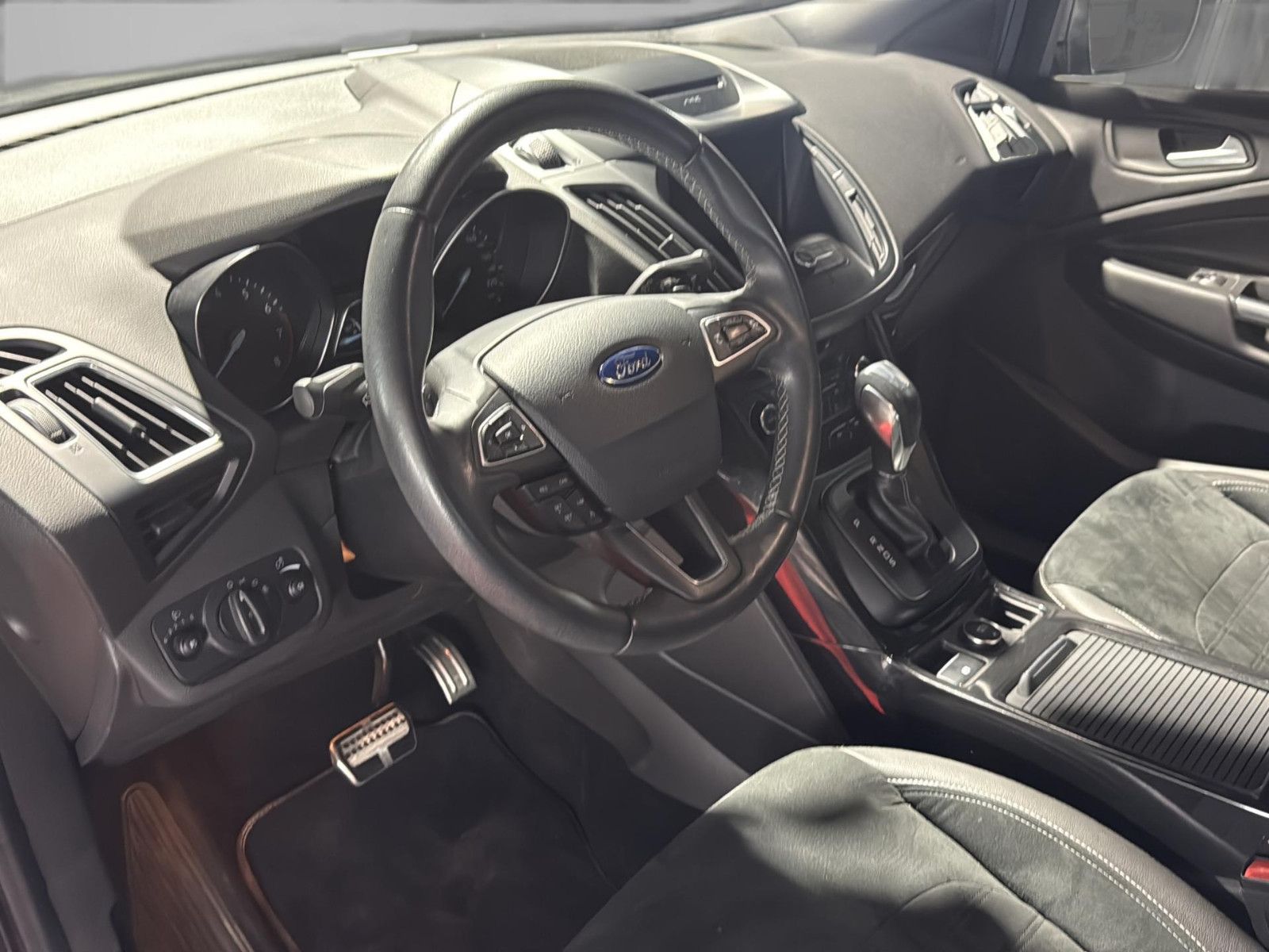 Fahrzeugabbildung Ford Kuga ST-Line/ unfallfrei