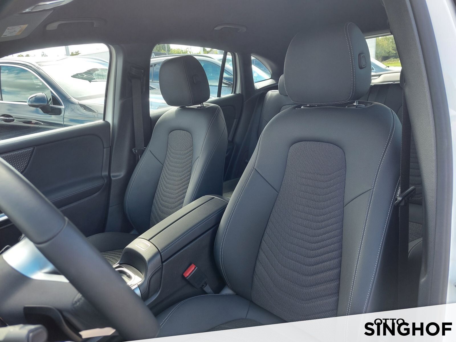 Fahrzeugabbildung Mercedes-Benz GLA 200 Progressive +AHK+360°+Distronic+TOTW+LED