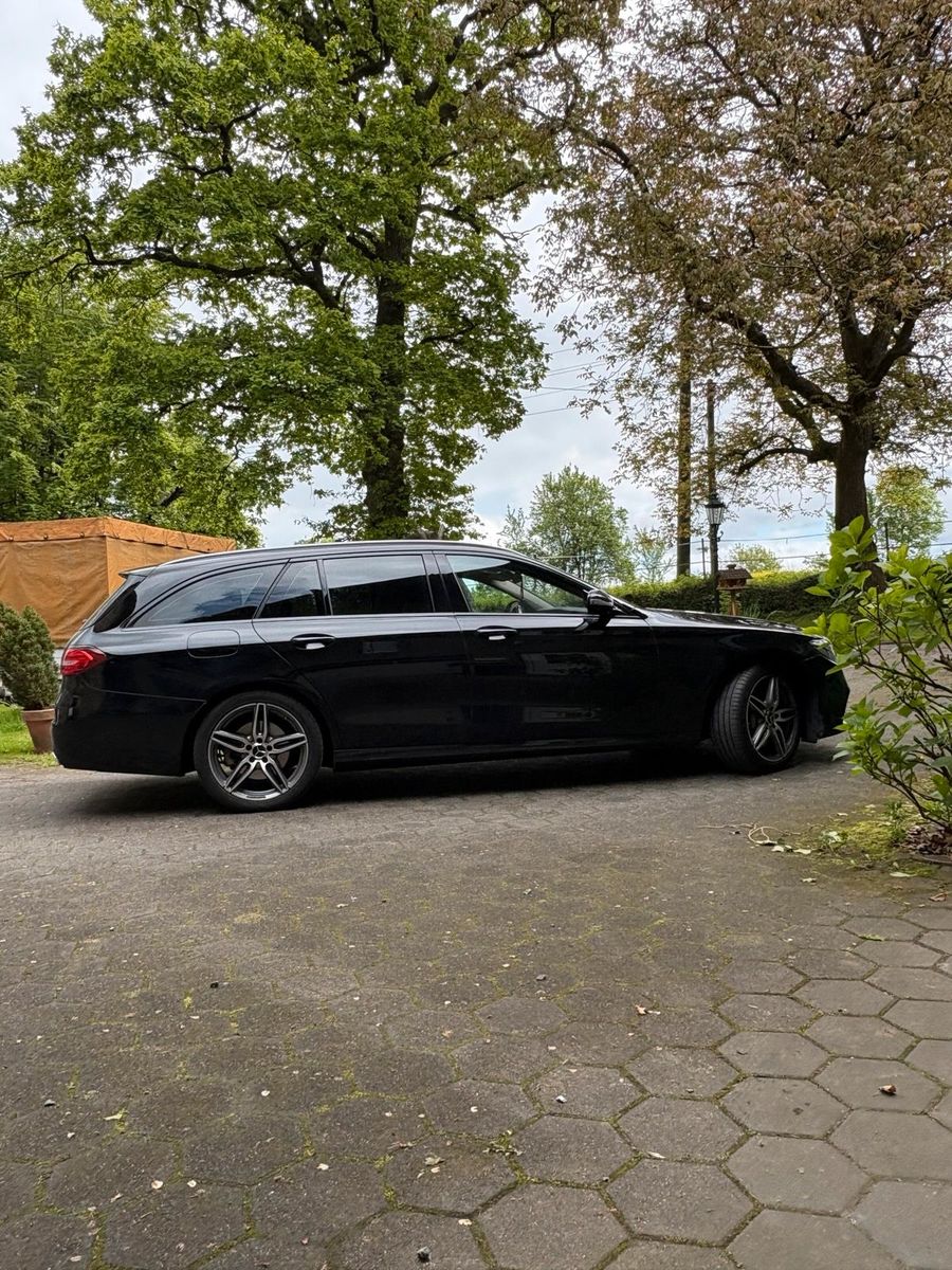 MERCEDES-BENZ E350 4MATIC
