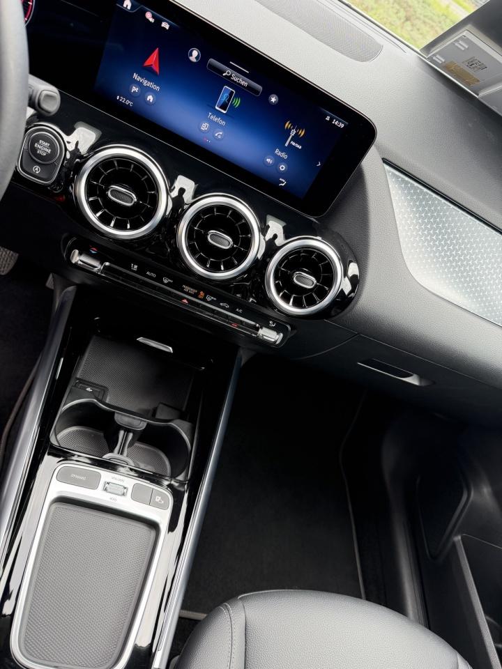 Mercedes-Benz GLA 220d 4M PROGRESSIVE+FAHRASSIST+TOTW+360+KAM