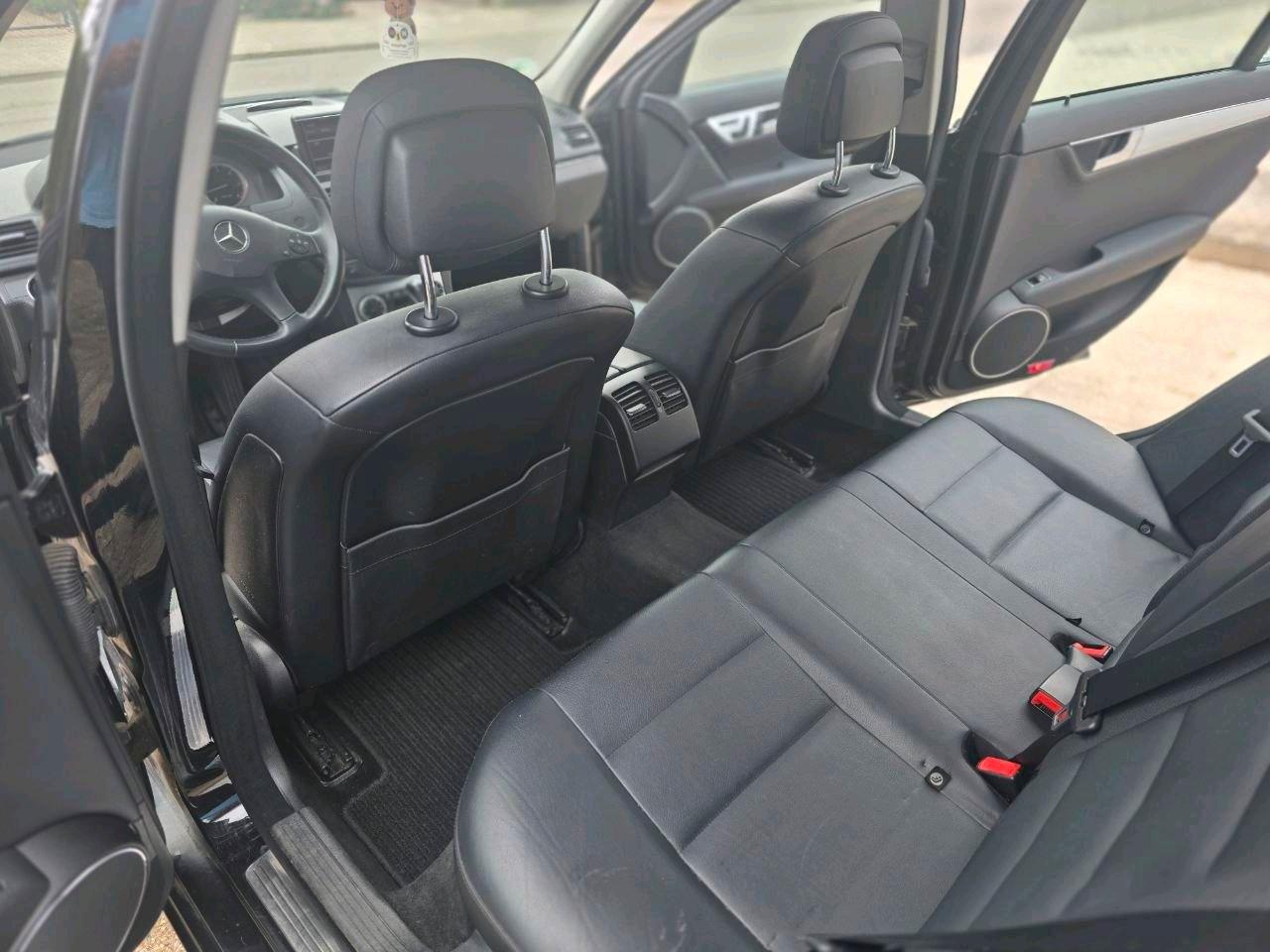 Mercedes-Benz 220 2009 — photo 14