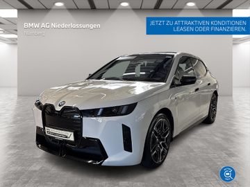 BMW Leasingangebot: BMW iX M70 xDrive *M Sportpaket*Panoramadach*Luftfed