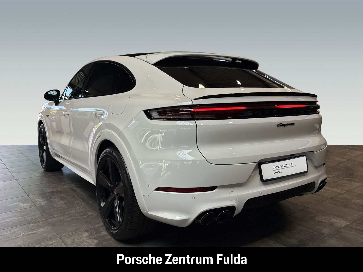 Porsche Cayenne E-Hybrid Coupe Black Edition Sportabgas imagem 3