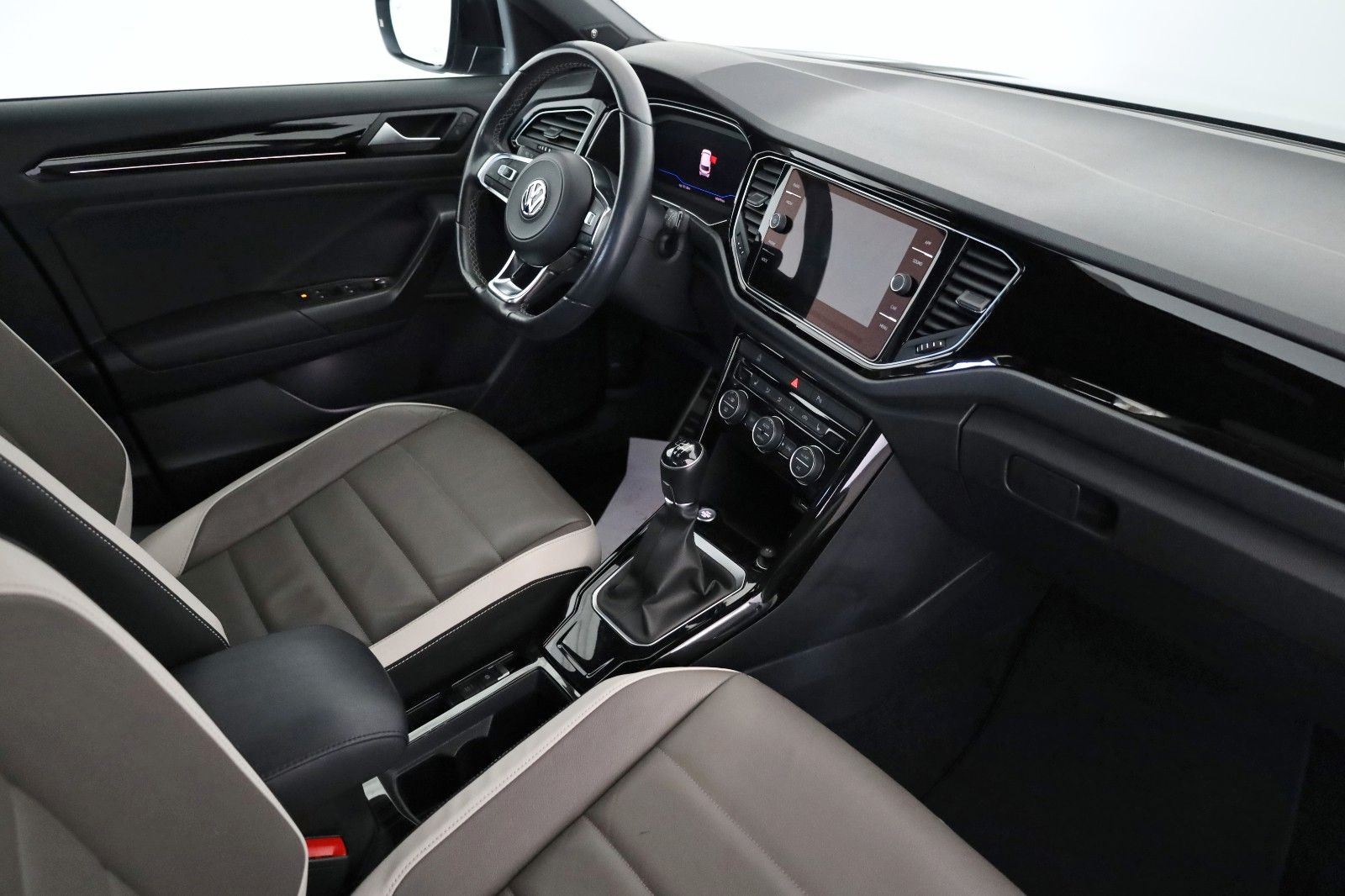 Fahrzeugabbildung Volkswagen T-Roc Style, Leder, Kamera, Black Edition, LED