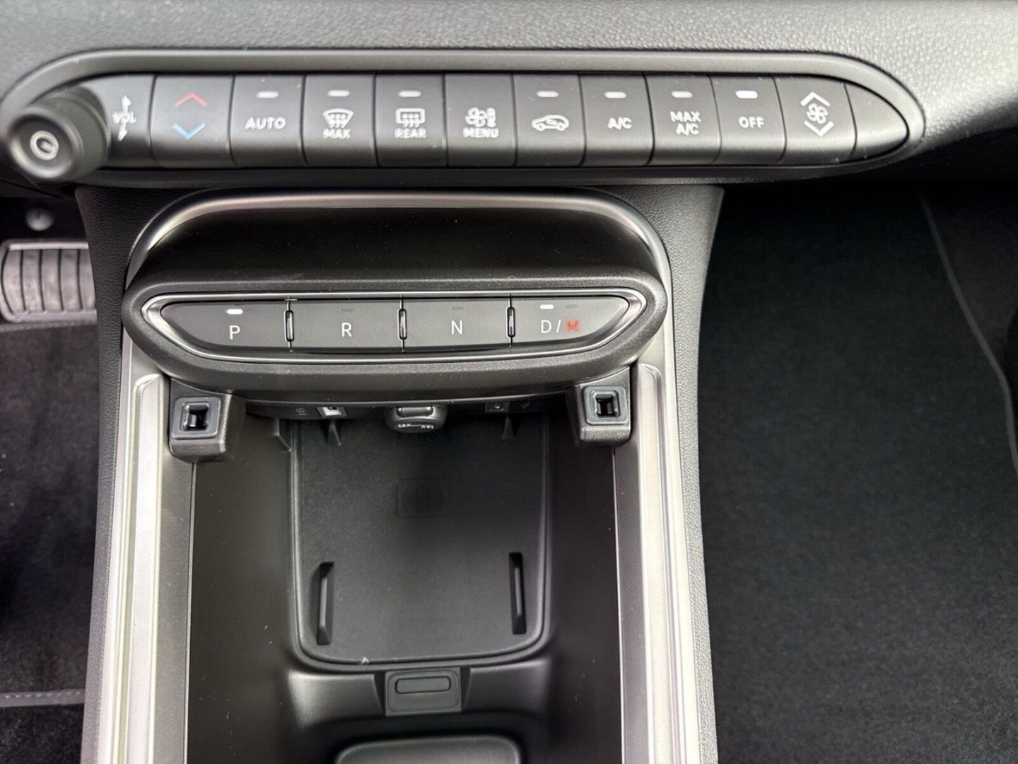 Fahrzeugabbildung Jeep Avenger Summit 1.2 MHEV -Panormadach-Leder