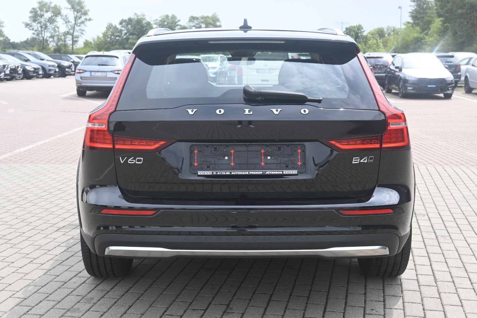 Fahrzeugabbildung Volvo V60Cross Country B4D AWD Plus*FSHZG*ACC*BLIS*AHK