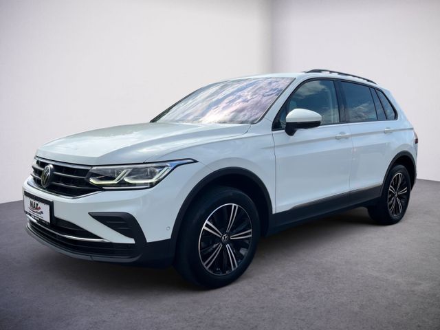 Tiguan 2.0 TDI LIFE MATRIX LED+PANO+360°+STHZ+AH