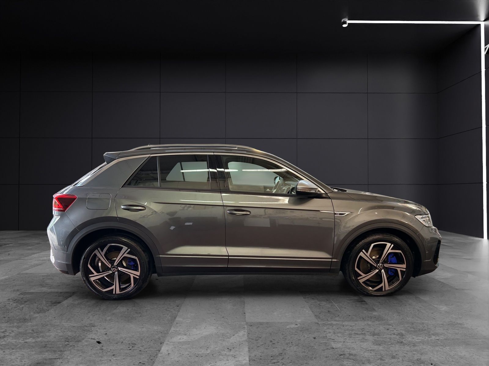 Fahrzeugabbildung Volkswagen T-Roc R 4M DSG  IQ.Light ACC AHK PANO SHZ RearVi