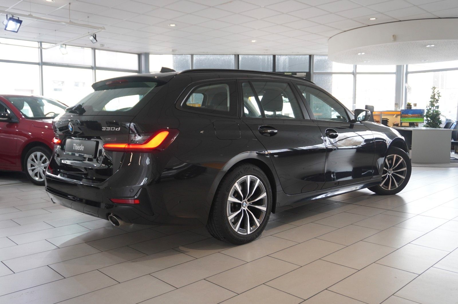 Fahrzeugabbildung BMW 330D TOURING X-DRIVE NAVI/LED/KAMERA/VIRT./SPORT