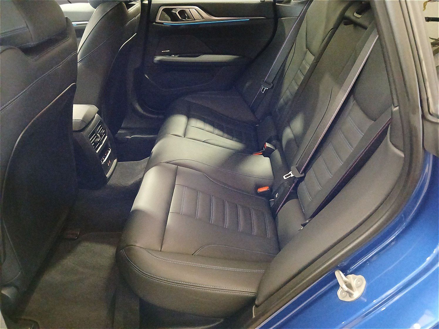 BMW i4 - Bild 12