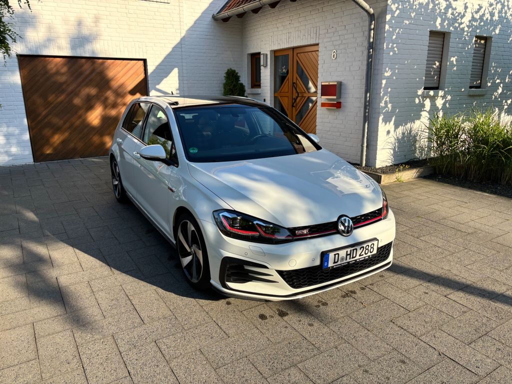 Image of Volkswagen Golf