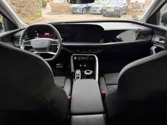 AUDI Q5 2.0 TDI quattro 150 kW/ 21"/ BUSINESS/ S LINE AUDI Q5 2.0 TDI quattro 150 kW/ 21"/ BUSINESS/ S LINE