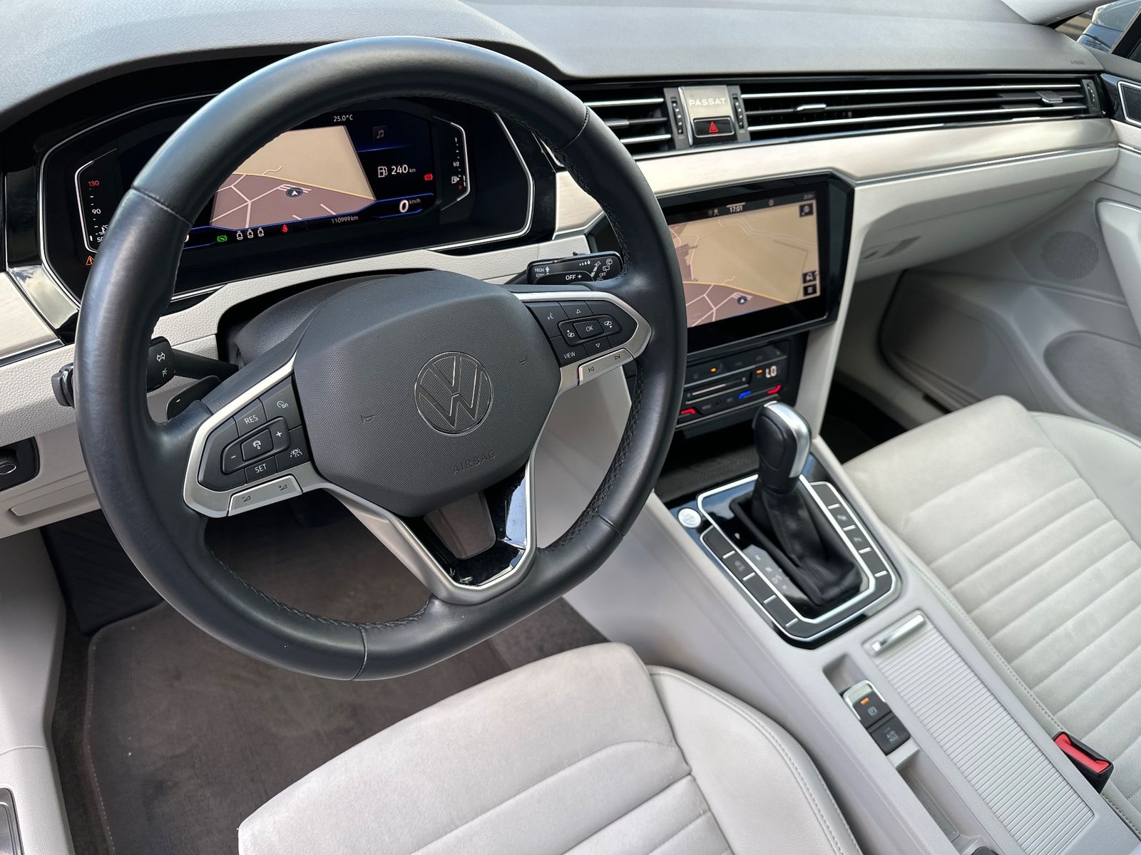 Fahrzeugabbildung Volkswagen Passat Variant Elegance NAV+LED+AHK+ACC+HUD+18ZO