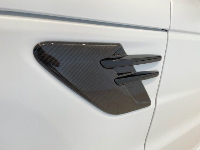 Fahrzeugabbildung Land Rover Range Rover Sport SVR Carbon Edition Seidenmatt