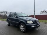 Mercedes-Benz ML 320 AUTOMAT*LEDER*AHK*NAVI*PDC*TEMP*KLIMA*SHZ - blaue Mercedes-Benz ML 320