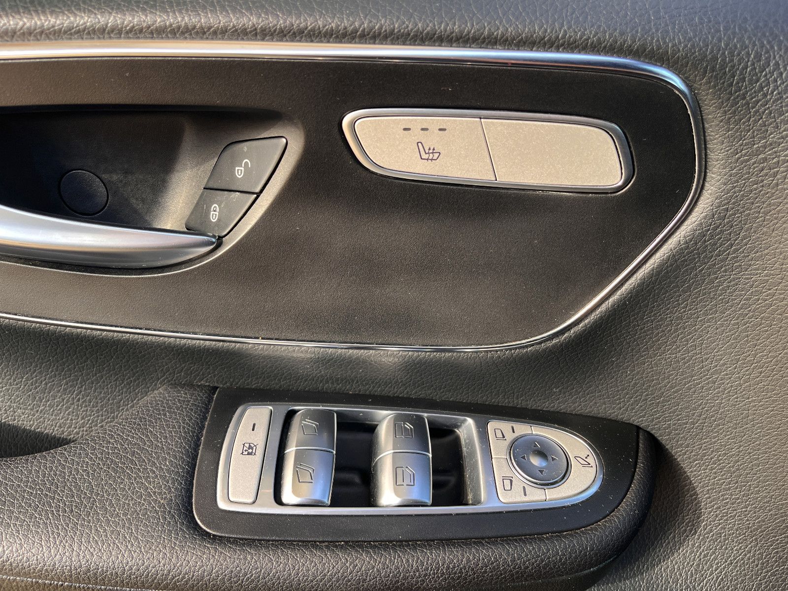 Fahrzeugabbildung Mercedes-Benz V 250 Edition lang AMG-Line