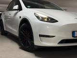 Tesla PERFORMANCE*USS*1HAND*TOP GEPFLEGT*95% SOH* - Tesla Model Y in Frankfurt (Main)