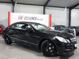 Mercedes-Benz E 200 COUPE CGI BE AMG-STYLING ALL-BLACK / XENON - Mercedes-Benz E 200: Coupe, Cgi