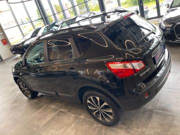Nissan Qashqai 360 4X4 *PANORAMA*NAVI*TEILLEDER*