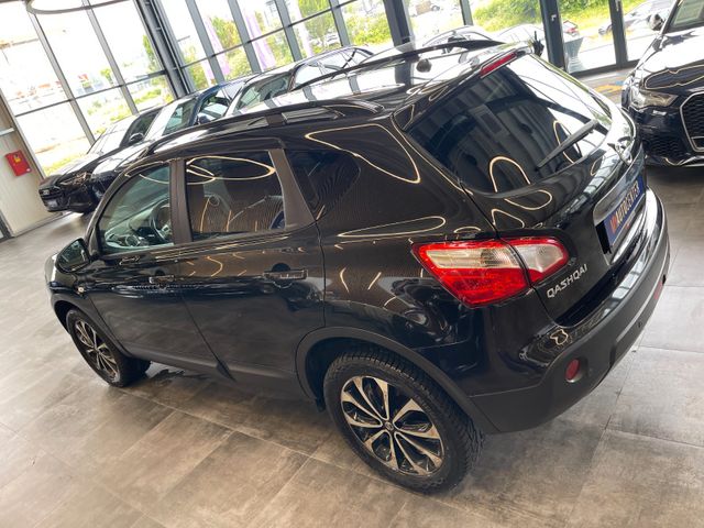 Nissan Qashqai 360 4X4 *PANORAMA*NAVI*TEILLEDER*