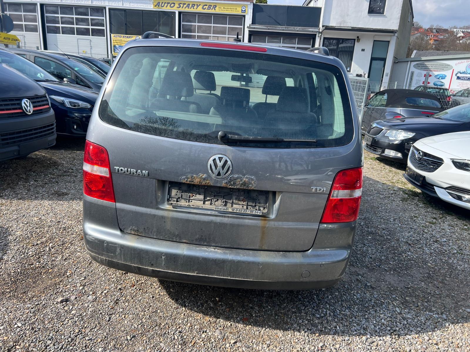 Volkswagen Touran 2006 — engine 1.896 cm³, 105 HP (77kW)