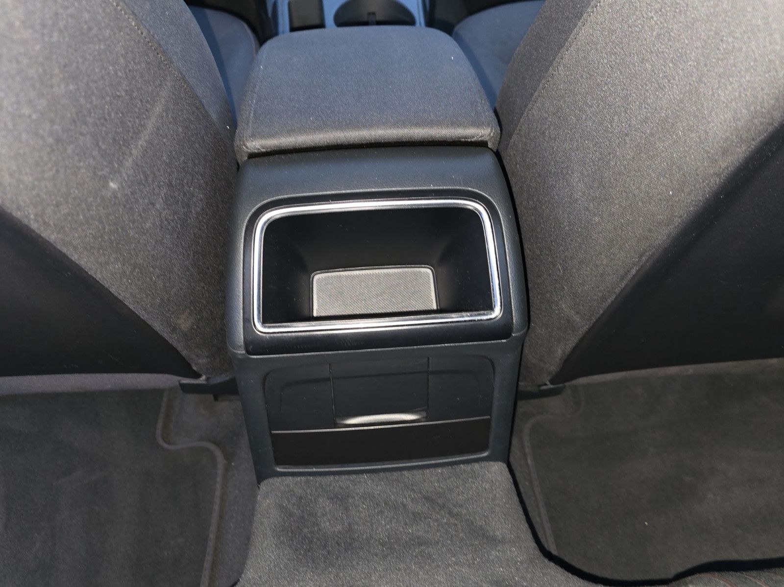 Fahrzeugabbildung Audi A4 Avant Ambiente+AHK+NAVi+TEMPOMAT+Elektr. Heck