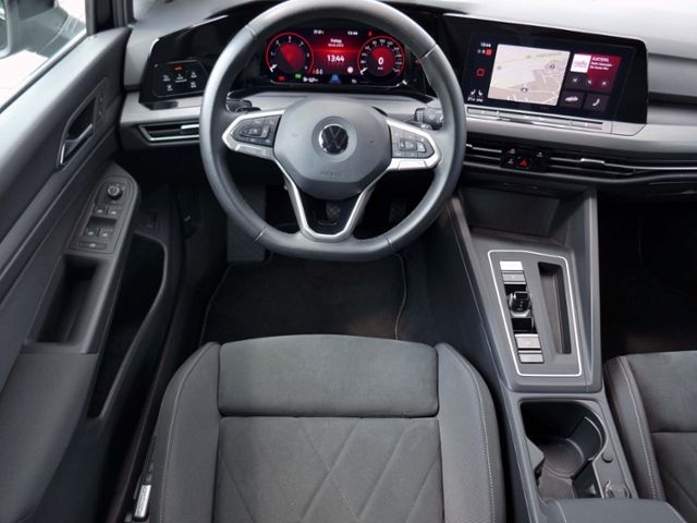 Fahrzeugabbildung Volkswagen Golf VIII Variant Style 2.0 TDI DSG LED RFK ACC