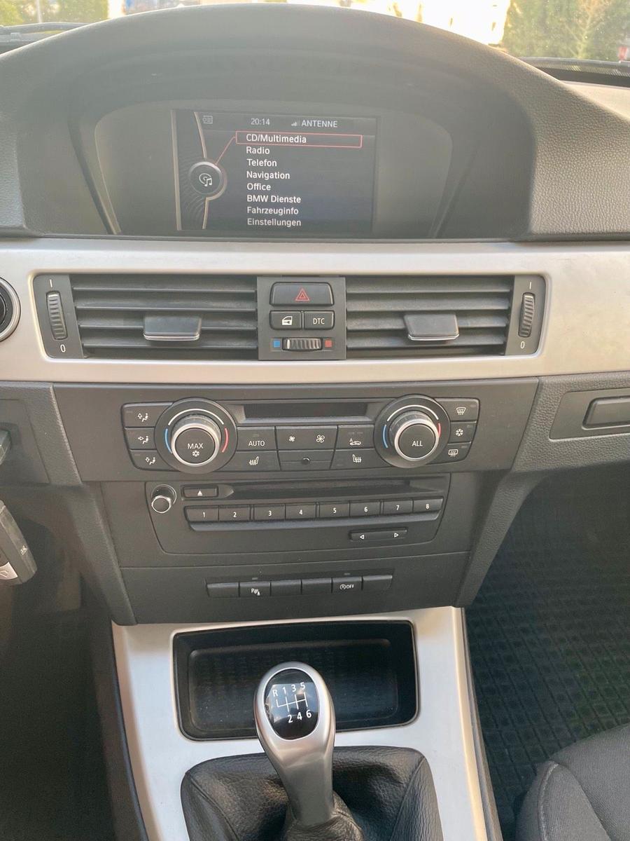 BMW 320 2011 — photo 13