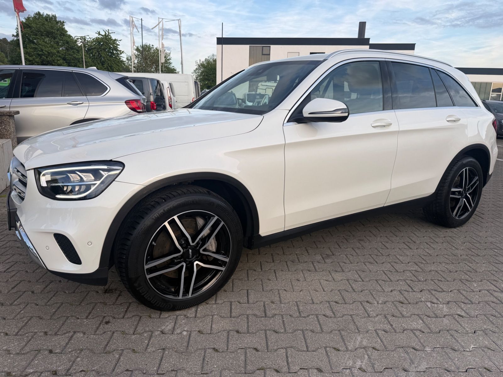 MERCEDES-BENZ GLC 400 GLC d 4Matic Standheizung Leder LED