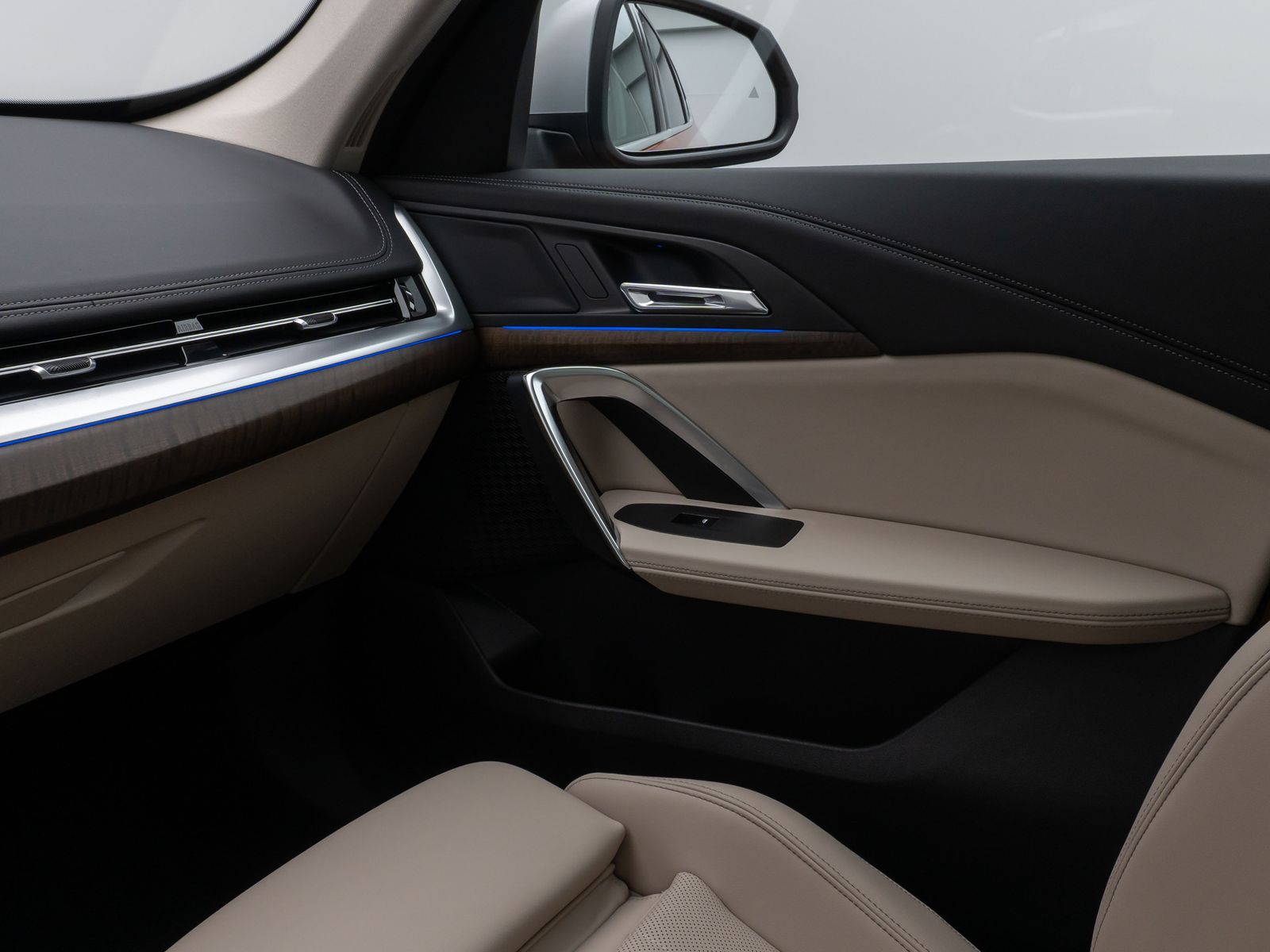 Fahrzeugabbildung BMW X1 xD25e xLine Panorama 360°HUD DAB ACC Sport