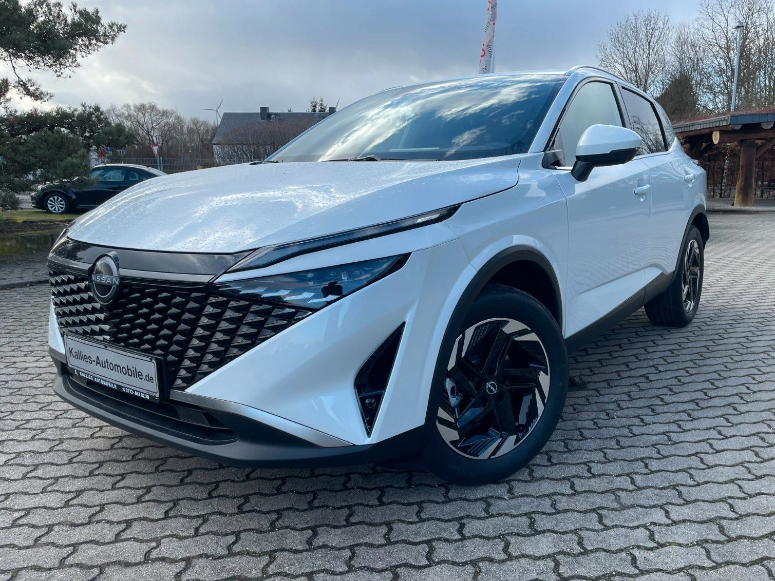 Fahrzeugabbildung Nissan Qashqai 1.3 DIG-T MHEV AT N-Connecta WINTERPAKET