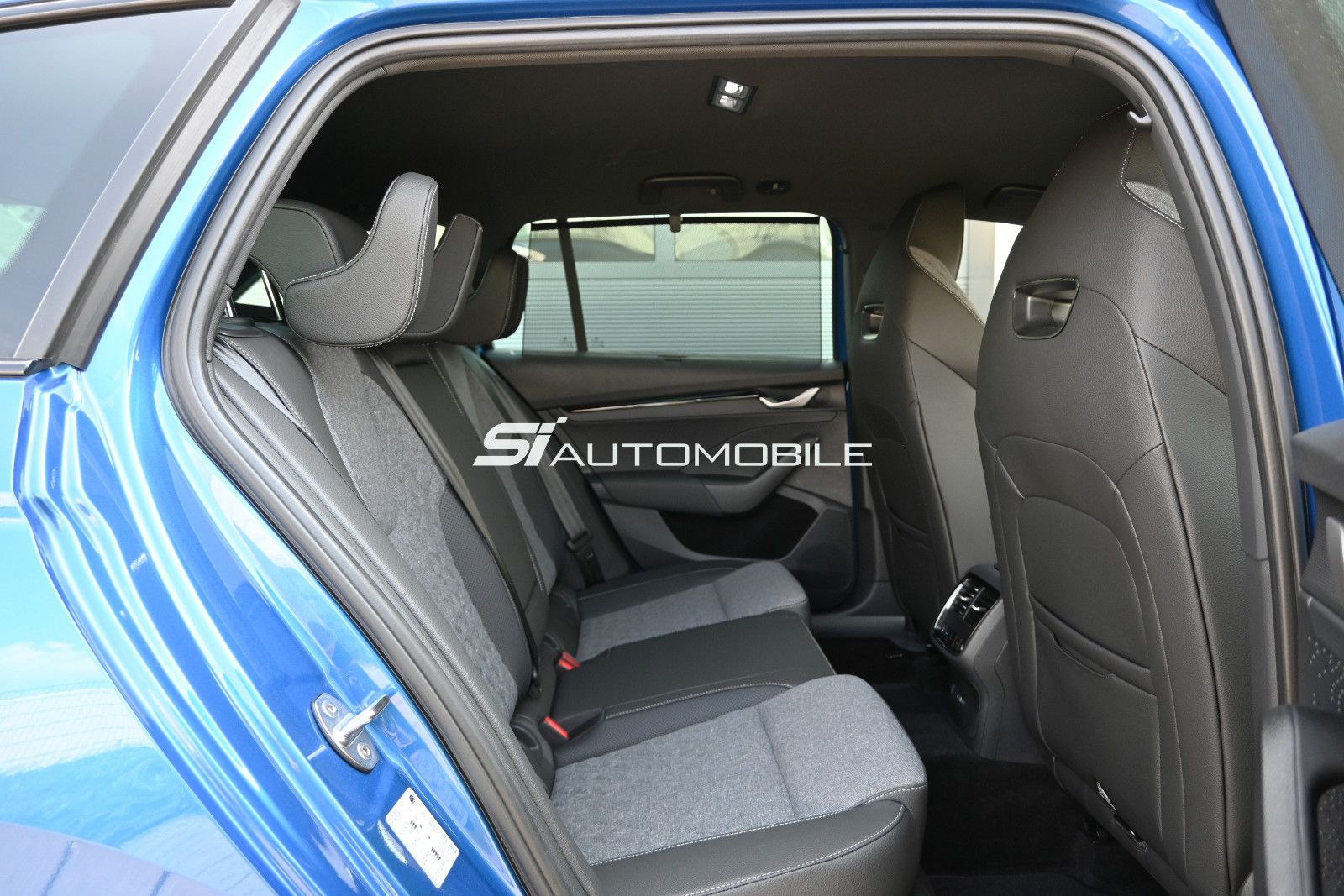 Fahrzeugabbildung SKODA Octavia 2.0 TDI DSG Sportline Combi °ACC°AHK°HUD